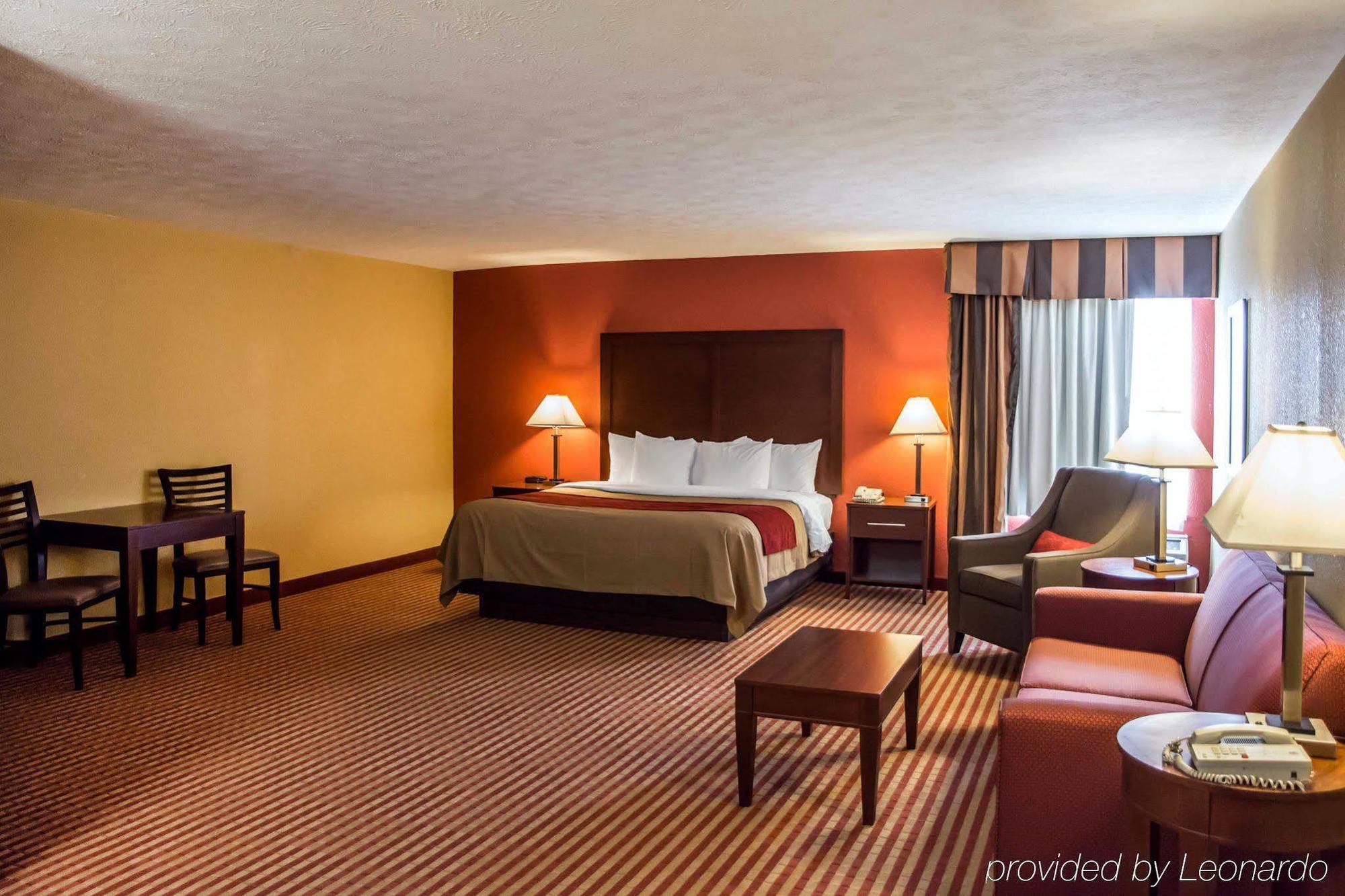 Comfort Inn & Suites Cincinnati Eastgate Extérieur photo